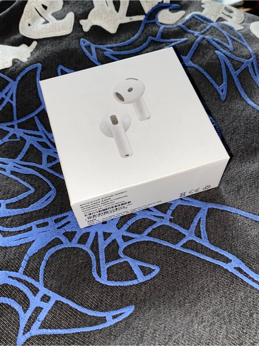 Apple AirPods Gen 4 ANC White Wireless Earbuds with Charging Case